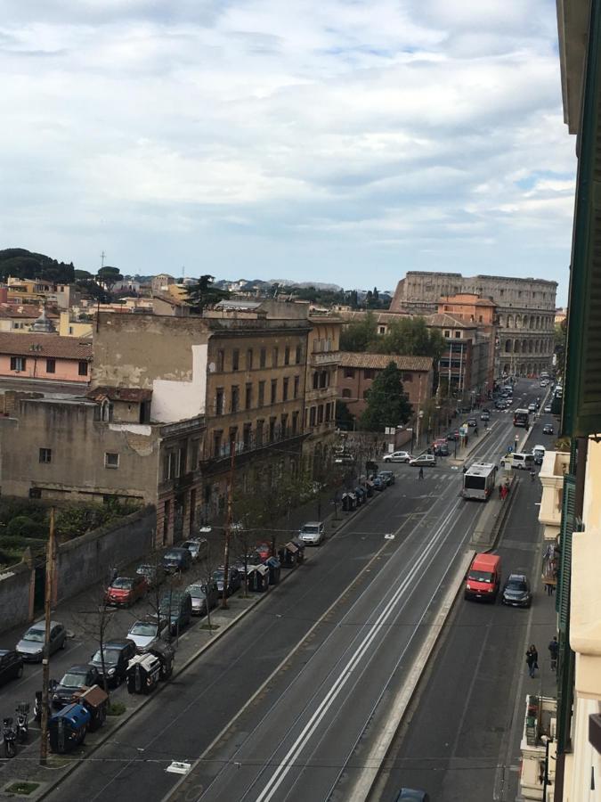 La Finestra Sul Colosseo B&B 1 Róma Kültér fotó